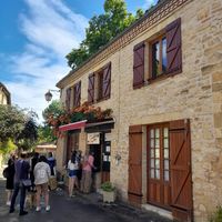 Beautiful setting at SmooVie Grignotheque in Saint-leon-sur-vezere
