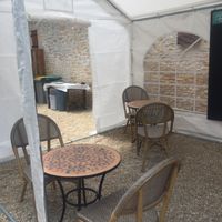 The tables  at SmooVie Grignotheque in Saint-leon-sur-vezere