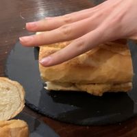 Tamaño del bocadillo at Mona Pinkerton in Madrid