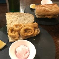 Bocadillo de calamares veganos con mayonesa vegana at Mona Pinkerton in Madrid