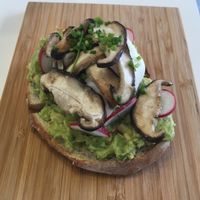 Root will swap out the bacon on their Avo toast for mushrooms :) at Root Everyday - 루트 in Seoul