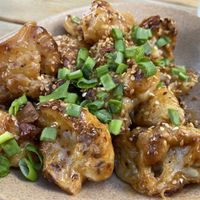 Buffalo cauliflower wings   at Oburus Momus in Kas