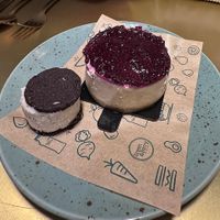 Vegan cheesecake & Oreo at Green&Berry in Barcelona