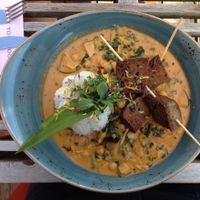 Vegan Kaengh Peth (with extra ordered saitan) :D at Die Röhre in Unterach Am Attersee