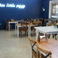 Interior at Piggy Back Cafe in Jindalee