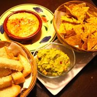 perfect home made guacamole - 100% Vegan Tapas at Green Iguana Bar in Malaga