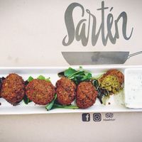 Me Gusta merged with the neighboring place called Sartén. It seems they are now called Me Gusta & Sartén but not all the branding followed. at Me Gusta in Mallorca