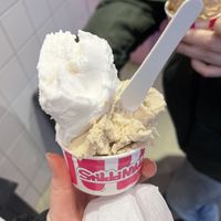 Coconut and roasted cashew  at StikkiNikki - Gotgatan in Stockholm