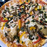 Veggie pizza at Janine Loves Sunday in Paris