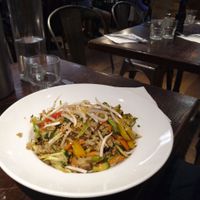 Rijst met gewokte groenten at Janine Loves Sunday in Paris
