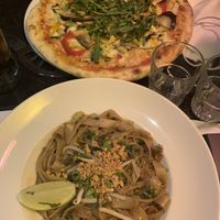 Veg pizza and pad thai at Janine Loves Sunday in Paris