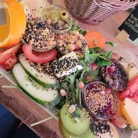 Vegane Frühstücksplatte at Cafe Neue Liebe in Berlin