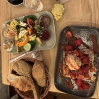 Frühstück neue Liebe mit extra Brötchen und extra Rührei + Waffel mit Eis und Erdbeeren 🤩  at Cafe Neue Liebe in Berlin