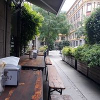 Planty🌳 outside benches at Papa Ramen - Skydebanegade in Copenhagen
