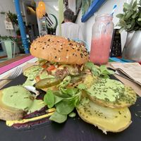 Hamburguesa con carne de beyond meat at Sanissimo - Opera in Madrid