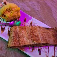 Apple strudel with sorbet at Sanissimo - Opera in Madrid