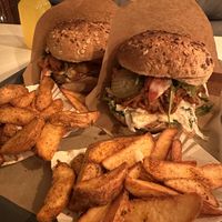 Jackfruit Burger 🍔   at Farma Burgerownia Roslinna in Krakow