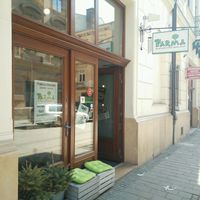 the view from the street at Farma Burgerownia Roslinna in Krakow