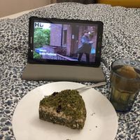 Movie, tea and spinach-peanut-Banane-cake from Free Farma  at Farma Burgerownia Roslinna in Krakow