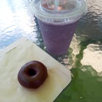 Love Lavender smoothie & raw donut 🍩 at Glow Juicery in Duncan