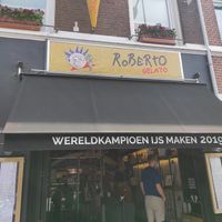 Outside at Roberto Gelato in Utrecht