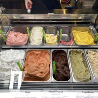 Flavours with green spoons are vegan  at Roberto Gelato in Utrecht