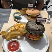 california burger and burger   at ONO in Rhodes