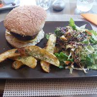 Vegan μπέργκερ! Απο τα καλύτερα που εχω φαει!!!^-^  at ONO in Rhodes