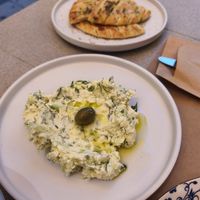 Pita with vegan Tzatziki at ONO by Marouli in Rhodes