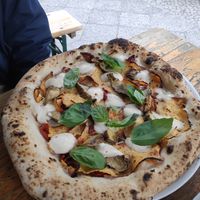 Pizza Carciofina piccante at La Stella Nera in Berlin