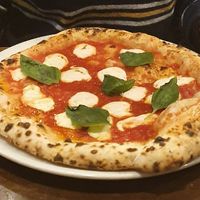 Vegan Margherita with homemade vegan cheese at La Stella Nera in Berlin