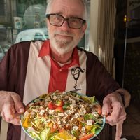 Smoked tofu salad at Veganeats Caffe in Lisbon