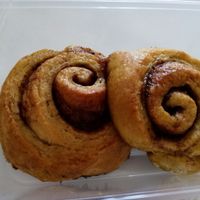 Cinnamon rolls at Veganeats Caffe in Lisbon