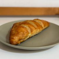 vegan 'tuna' pastry at Veganeats Caffe in Lisbon