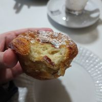 Pastel de nata at Veganeats Caffe in Lisbon