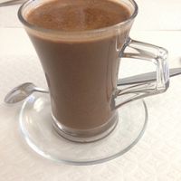 Hot chocolate at Veganeats Caffe in Lisbon