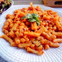 Rancho - chickpeas+pasta+homemade tomato sauce at Veganeats Caffe in Lisbon