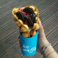 Bubble waffle with ice cream at N'Ice Cream Factory in Warsaw