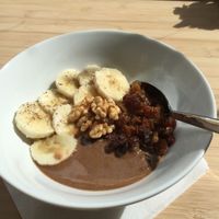 banana fig oatmeal at Oatmeal in Paris