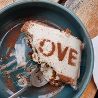 Sorry, zo lekkere tiramisu dat ik me niet kon inhouden tot de foto was genomen 🤣 at Funky Jungle in Mechelen