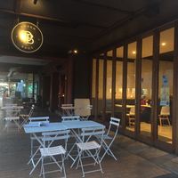 Outdoor seating at Dough Bros in Hamilton