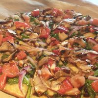 Heavenly veggie pizza w/gluten free crust at Dells Pizza Lab in Wisconsin Dells