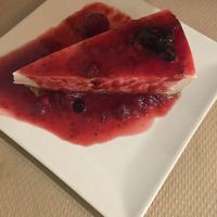 Slightly bland cheesecake. Good topping and base, but strange filling. 5.5 euros. June 2018 at Nomit in Valencia