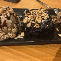 Brownie de chocolate con helado de cacahuete at La Huella Vegana in Rivas-vaciamadrid