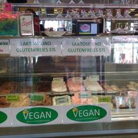 Usually the shortest line, too! at Eissalon am Schwedenplatz in Vienna