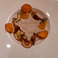 cauliflower & topinambur cream 
-
chanterelle, topinambur crisps, saffron caviar at La Vimea - Vegan Hotel & Vegan Restaurant in Naturno