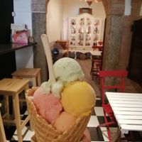 Lemon/basil, mango, strawberry, pomegranate at Natur Ice in Lisbon