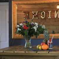 Something for everyone, large vegan and vegetarian section. As everything made fresh the salads can also be vegan/vegetarian. Amazing coffee, smoothies, frappes and milkshakes. Healthy option is their and all produce is locally sourced. Amazing atmosphere, food is delicious and staff are very friendly. My favourite place for food or just a drink.  at The Niche in Irvine