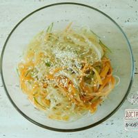 Cellophane noodles at Kukhnya Zdravogo Smisla in Veliky Novgorod