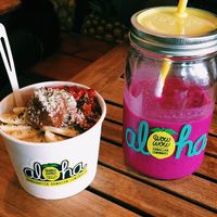 Açai bowl and pitaya smoothie at Wow Wow Hawaiian Lemonade in Kihei